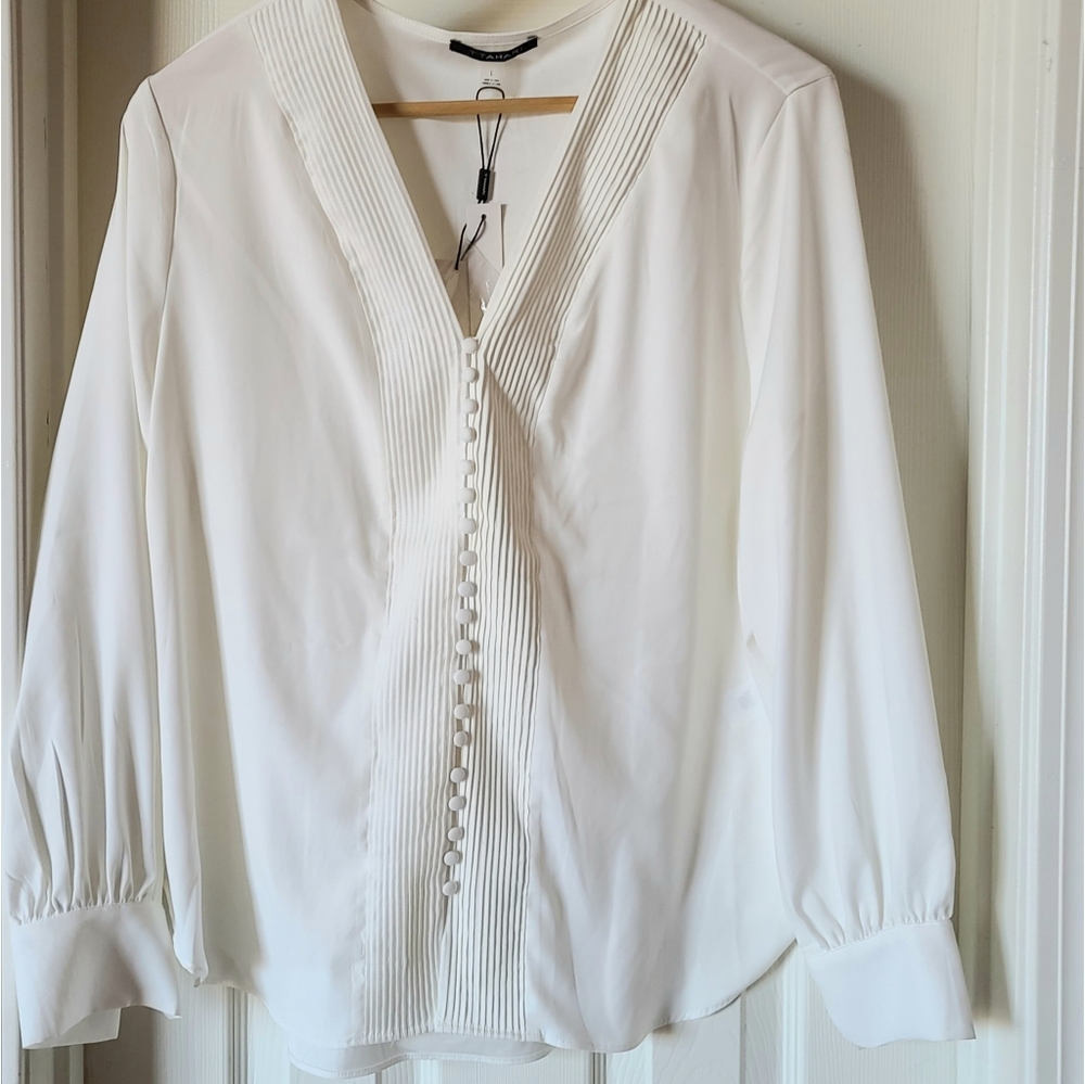 NWT Tahari blouse